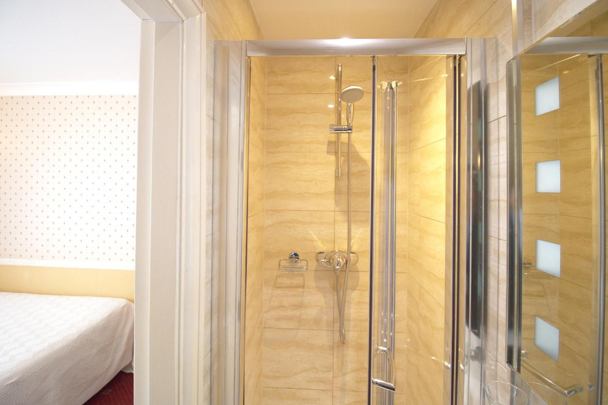 Balmoral House Hotel Лондон Экстерьер фото